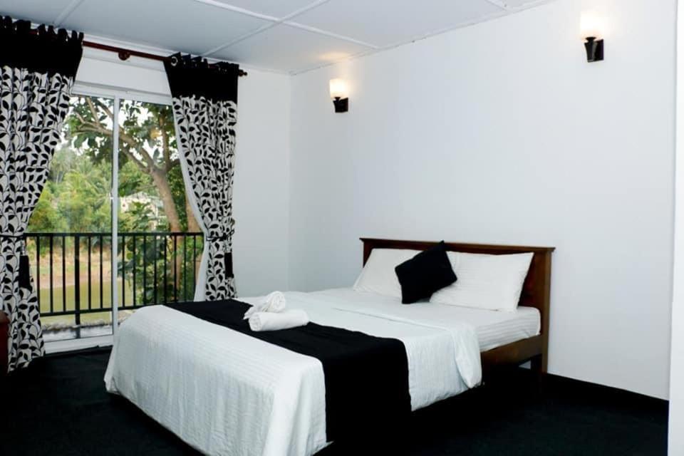 Sadhara River View Lodge Kandy Ngoại thất bức ảnh