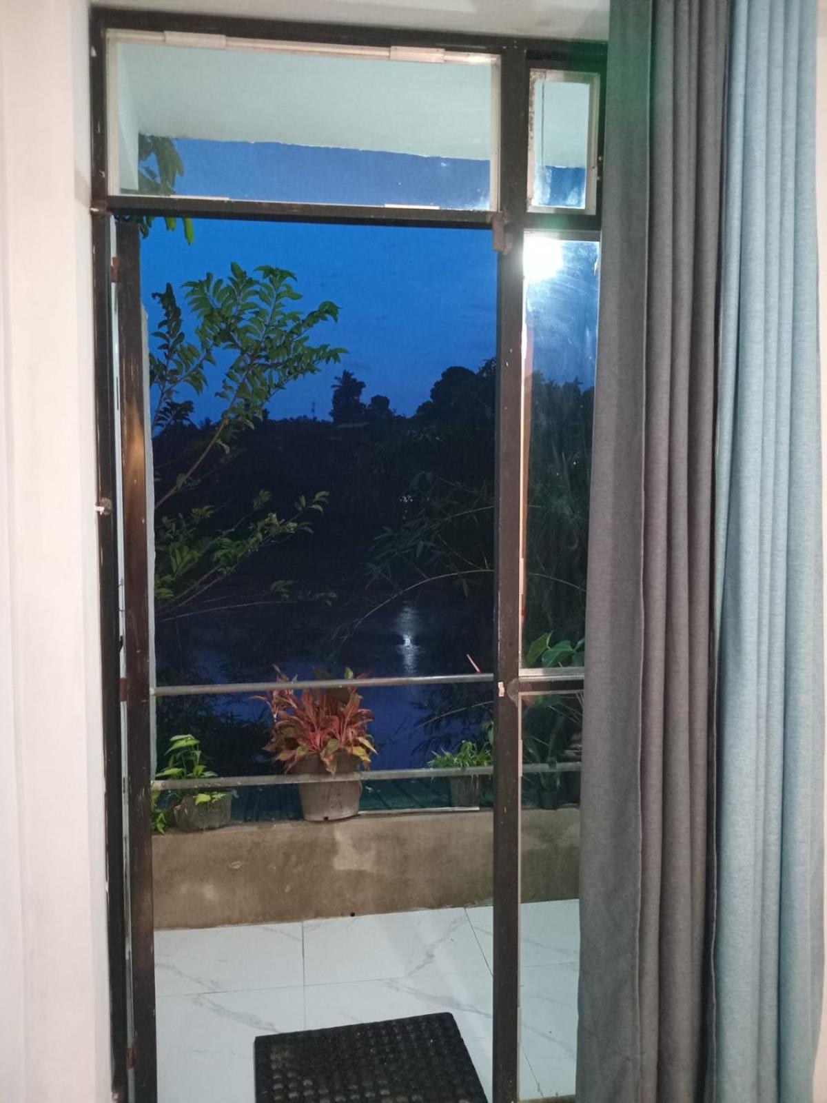 Sadhara River View Lodge Kandy Ngoại thất bức ảnh